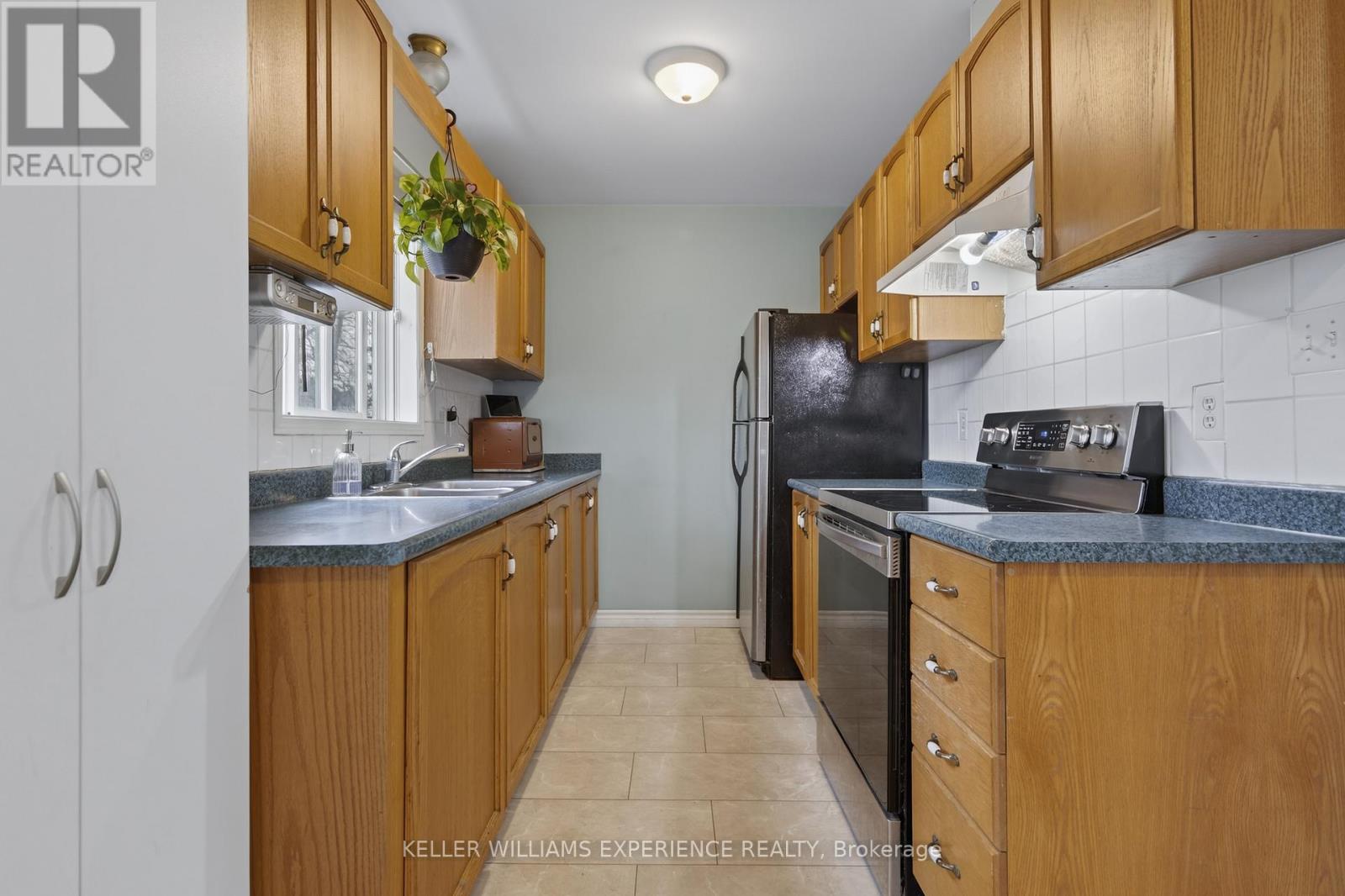 125 Simcoe Street, Essa (Angus), Ontario  L0M 1B0 - Photo 10 - N12969932