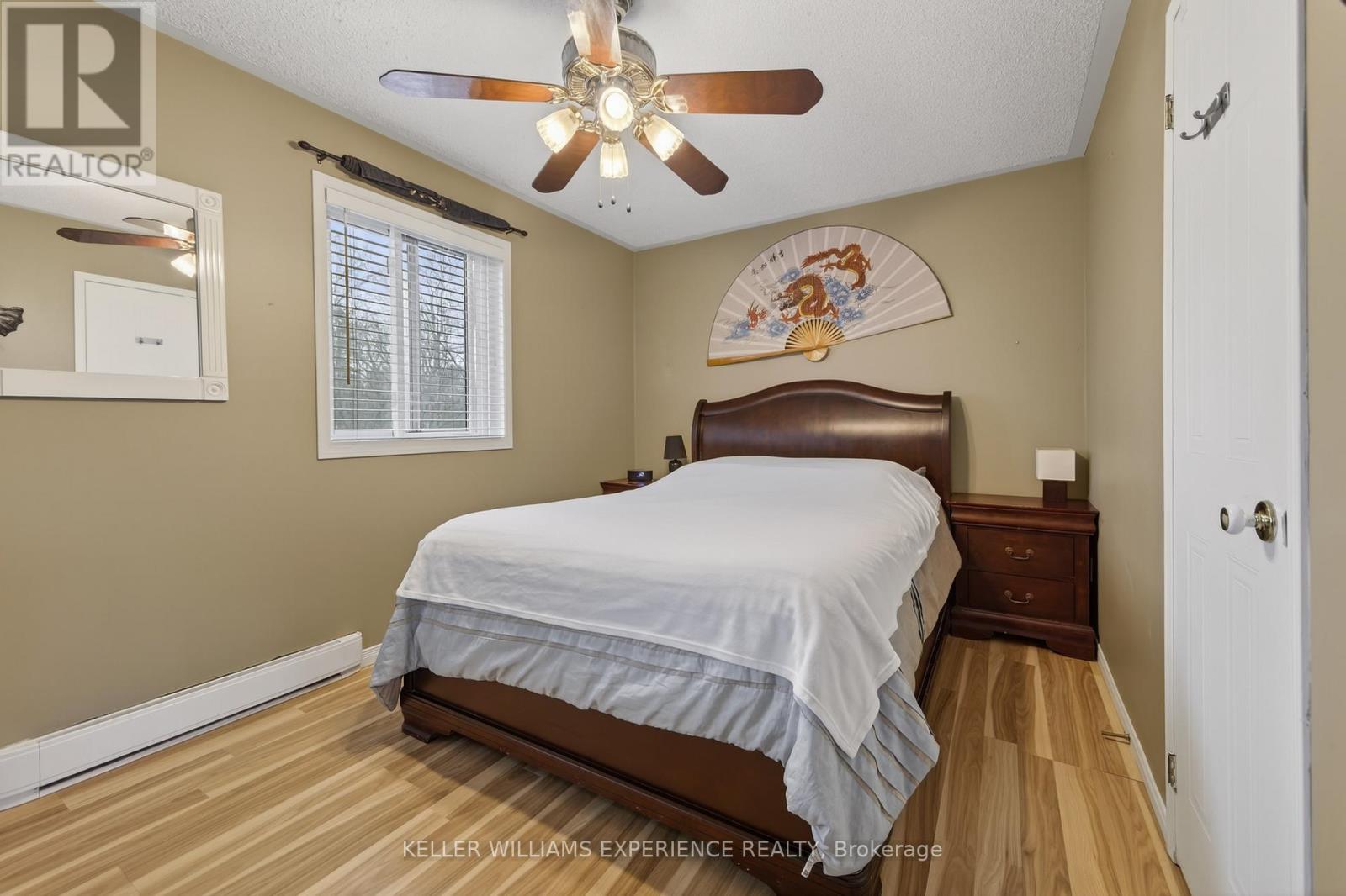 125 Simcoe Street, Essa (Angus), Ontario  L0M 1B0 - Photo 12 - N12969932