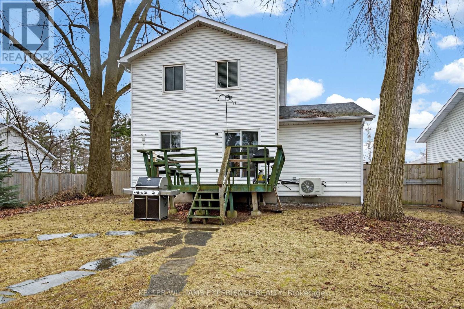 125 Simcoe Street, Essa (Angus), Ontario  L0M 1B0 - Photo 19 - N12969932