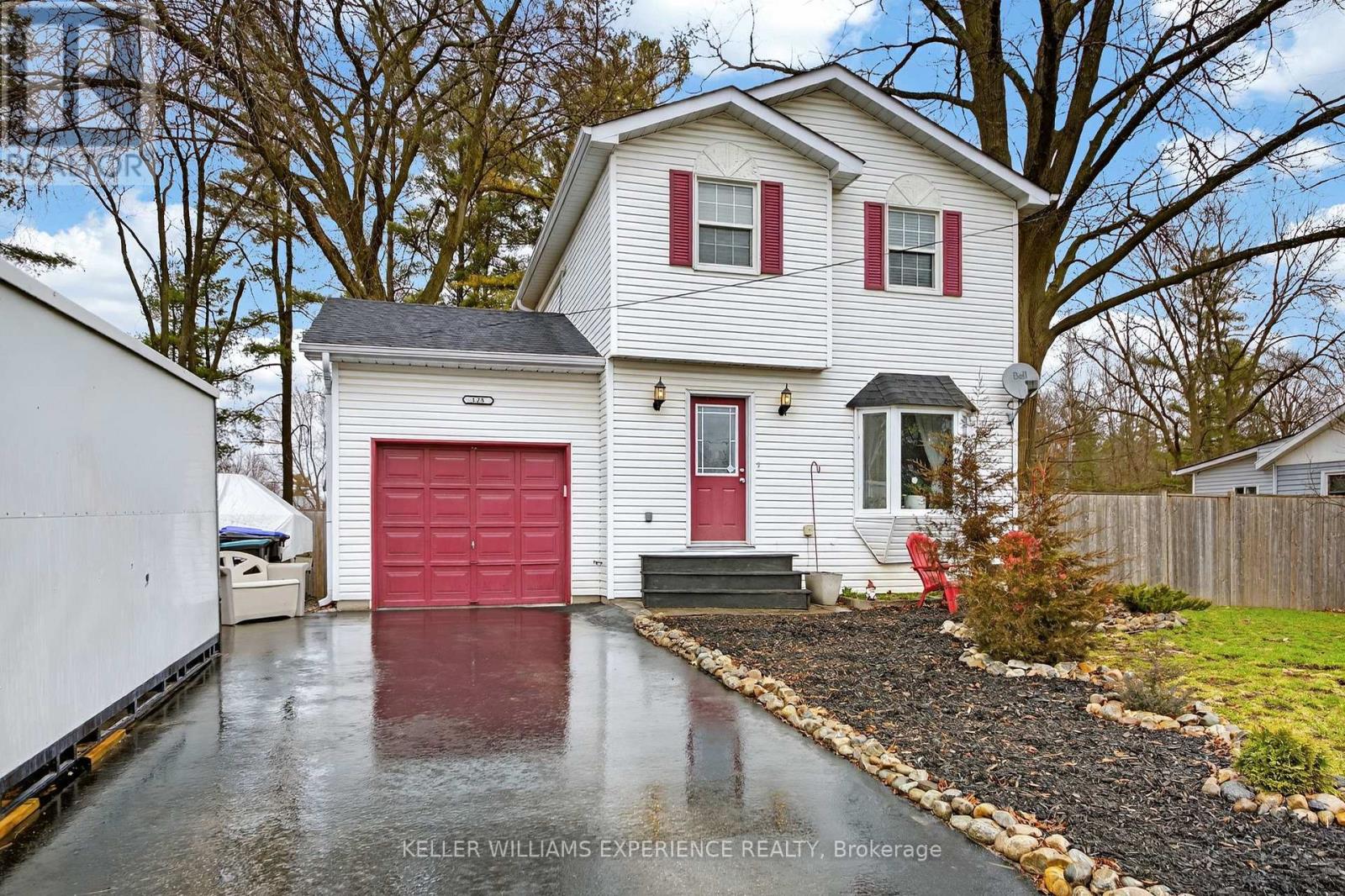 125 Simcoe Street, Essa (Angus), Ontario  L0M 1B0 - Photo 3 - N12969932