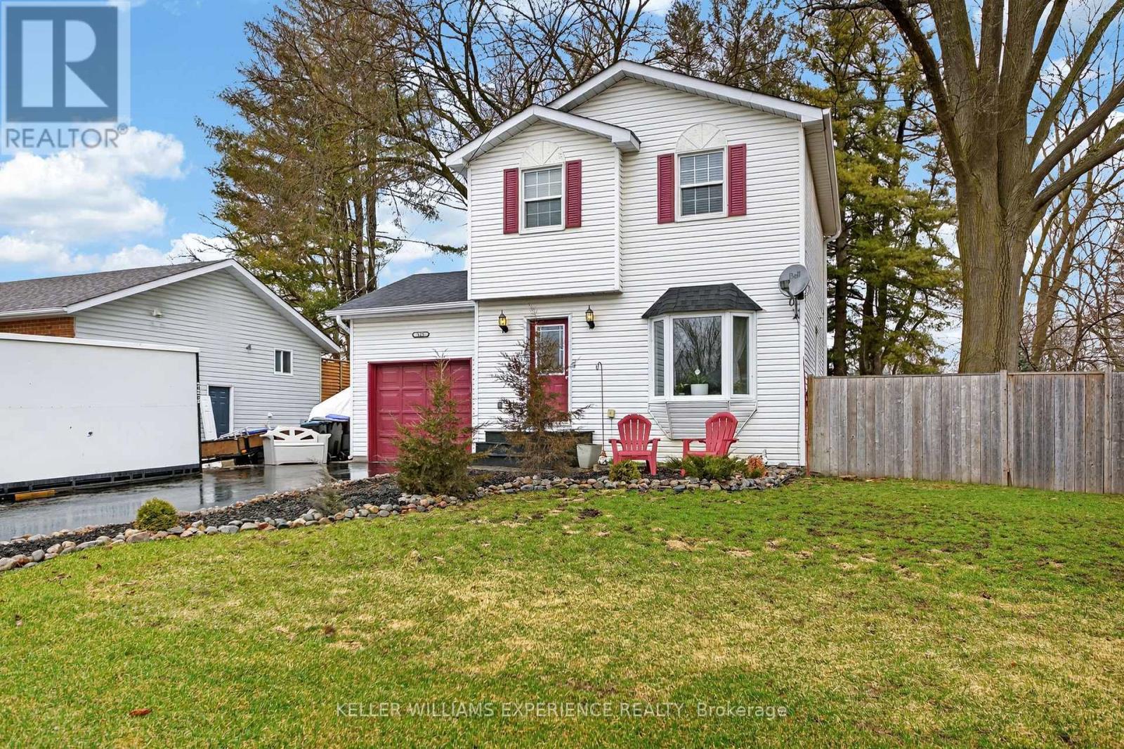 125 Simcoe Street, Essa (Angus), Ontario  L0M 1B0 - Photo 4 - N12969932