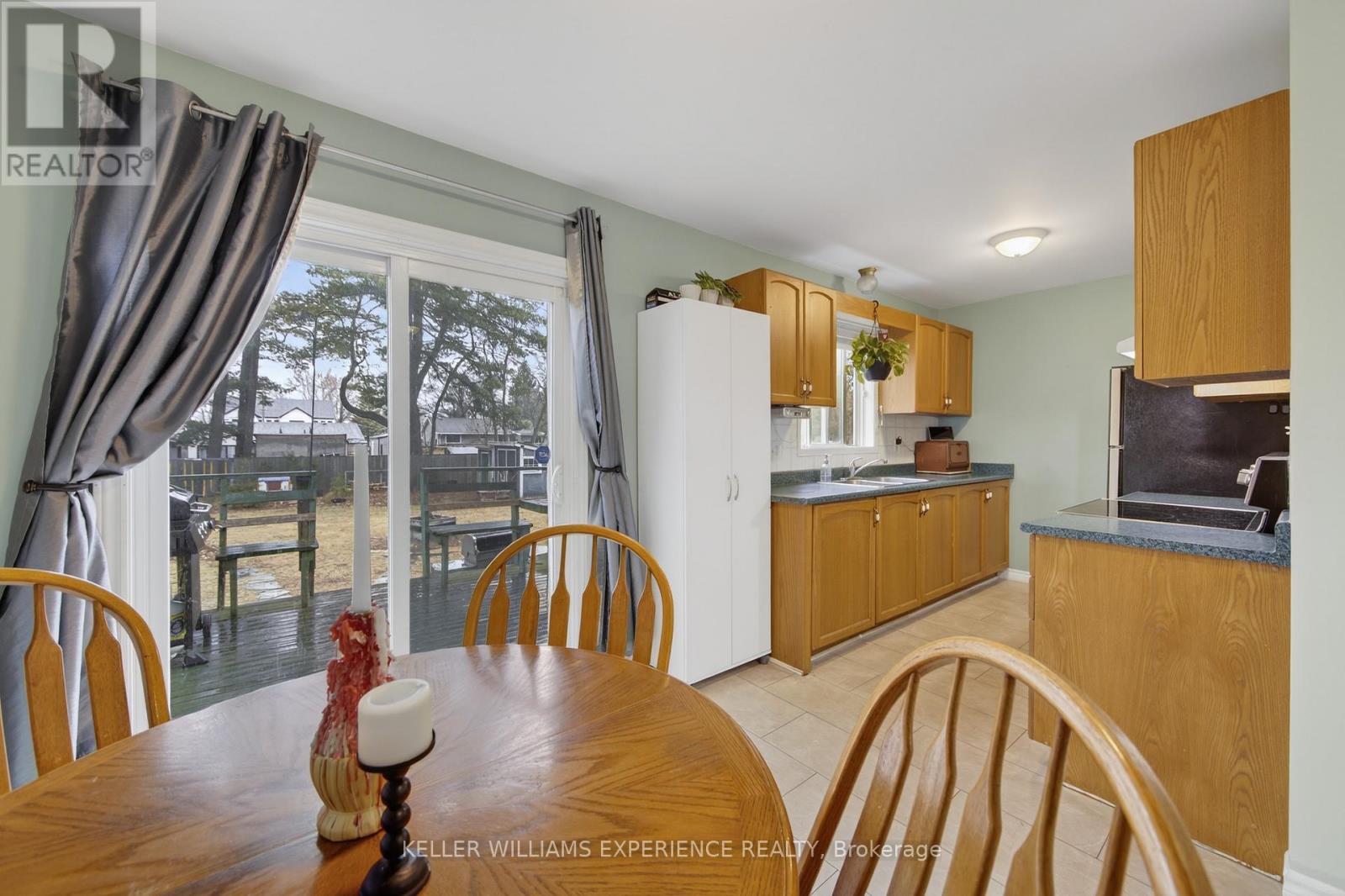 125 Simcoe Street, Essa (Angus), Ontario  L0M 1B0 - Photo 9 - N12969932