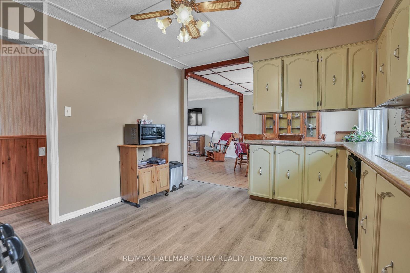 8315 93 Highway, Tiny, Ontario  L0K 2E0 - Photo 12 - S12969572