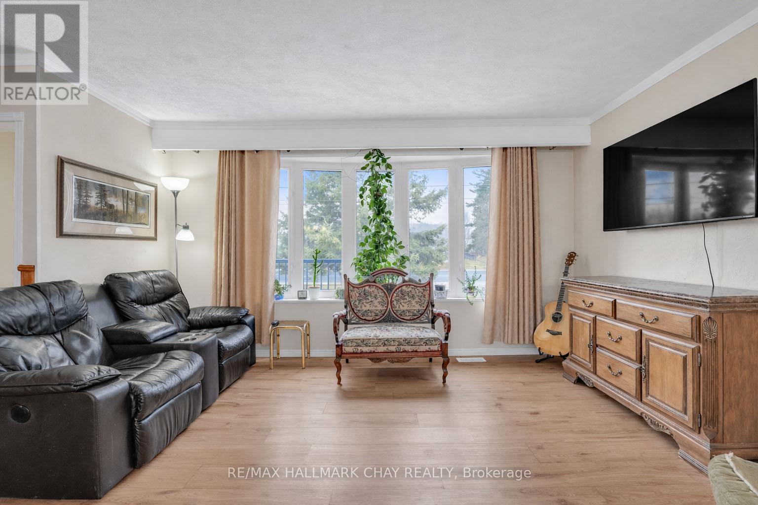 8315 93 Highway, Tiny, Ontario  L0K 2E0 - Photo 4 - S12969572