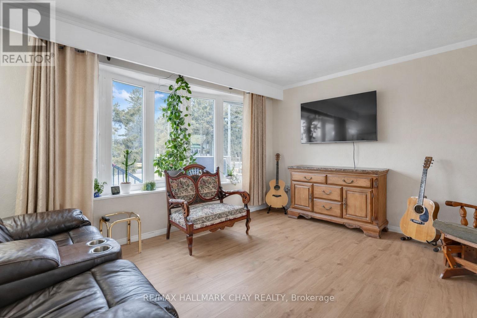 8315 93 Highway, Tiny, Ontario  L0K 2E0 - Photo 5 - S12969572