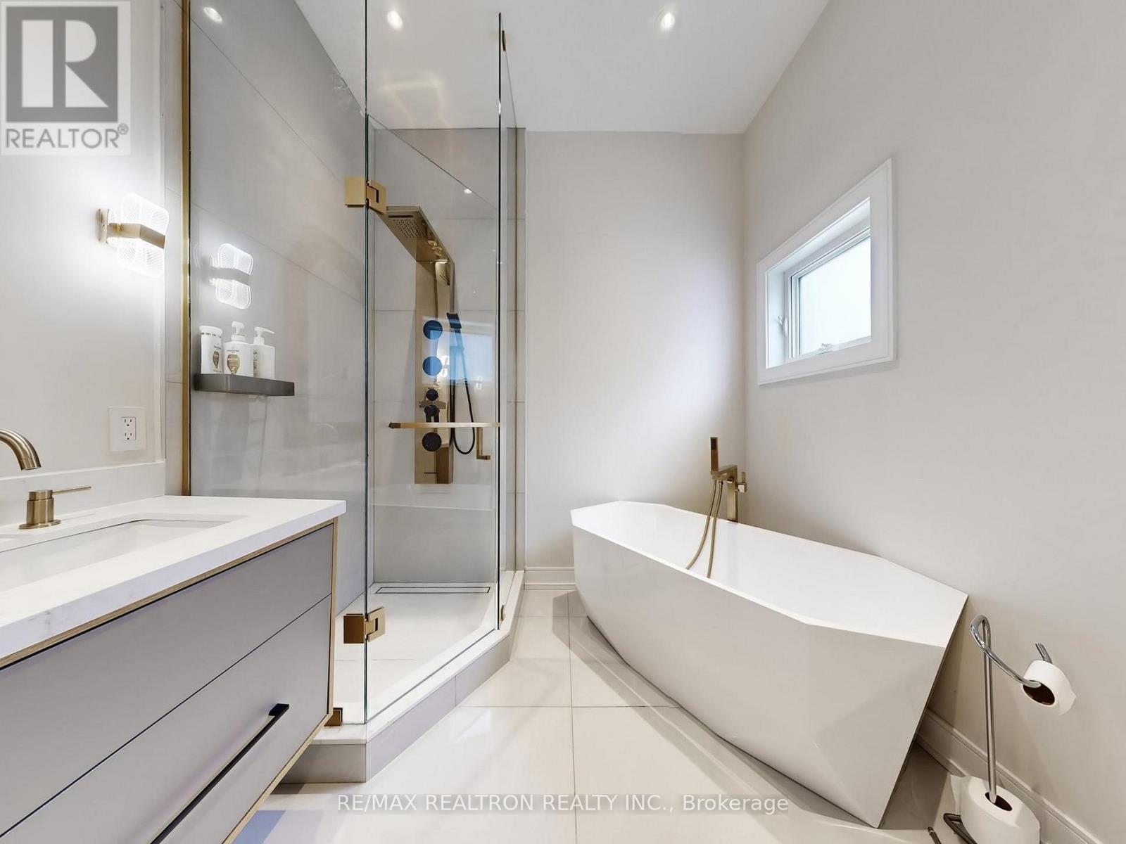 3714 Lakepoint Drive, Severn, Ontario  L3V 8M9 - Photo 21 - S12969580