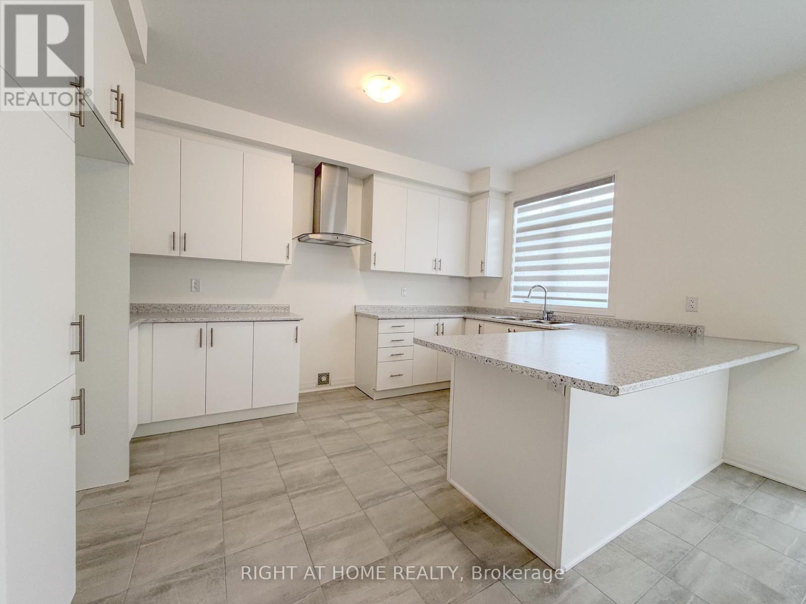 2 Sagewood Avenue, Barrie, Ontario  L9J 0L1 - Photo 18 - S12969674