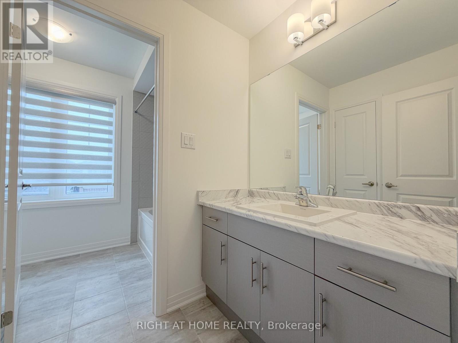 2 Sagewood Avenue, Barrie, Ontario  L9J 0L1 - Photo 33 - S12969674