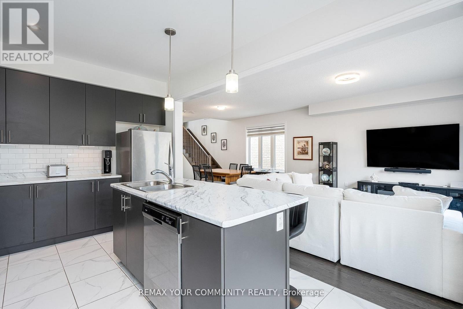 153 Terry Fox Drive, Barrie, Ontario  L9S 2Z8 - Photo 22 - S12969730