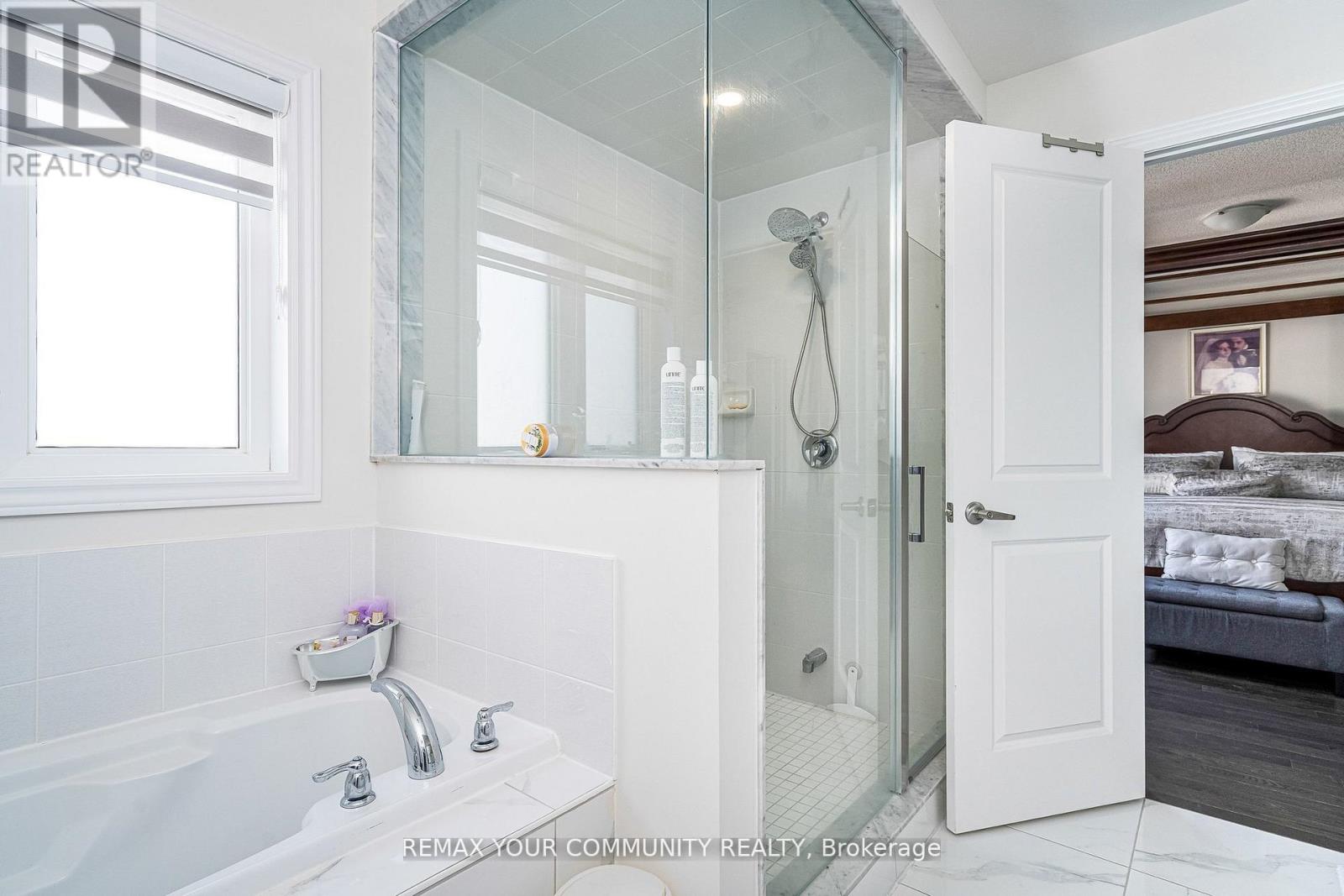 153 Terry Fox Drive, Barrie, Ontario  L9S 2Z8 - Photo 36 - S12969730