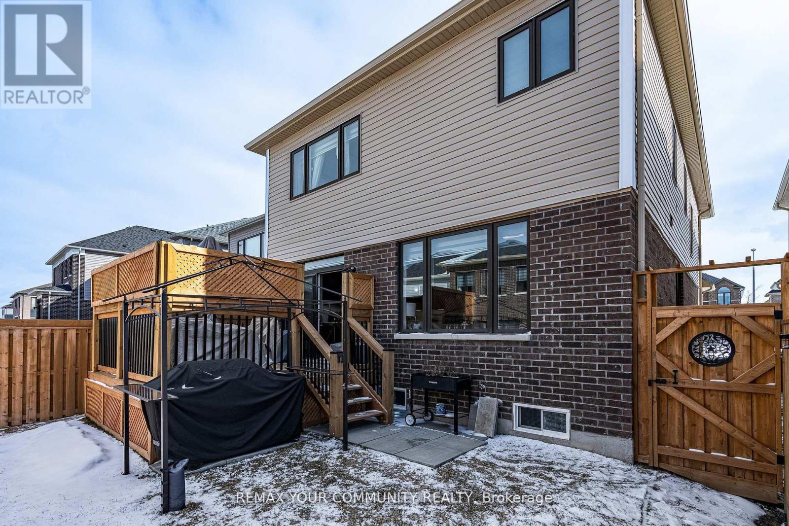 153 Terry Fox Drive, Barrie, Ontario  L9S 2Z8 - Photo 8 - S12969730