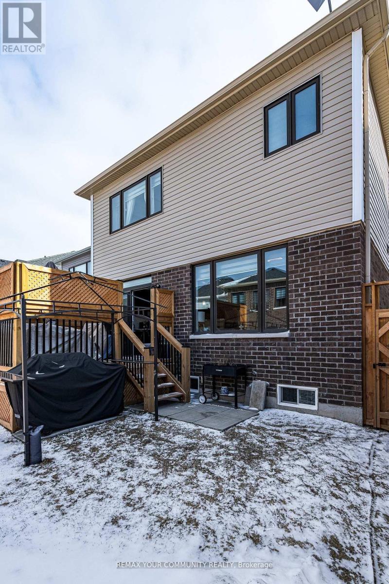 153 Terry Fox Drive, Barrie, Ontario  L9S 2Z8 - Photo 9 - S12969730