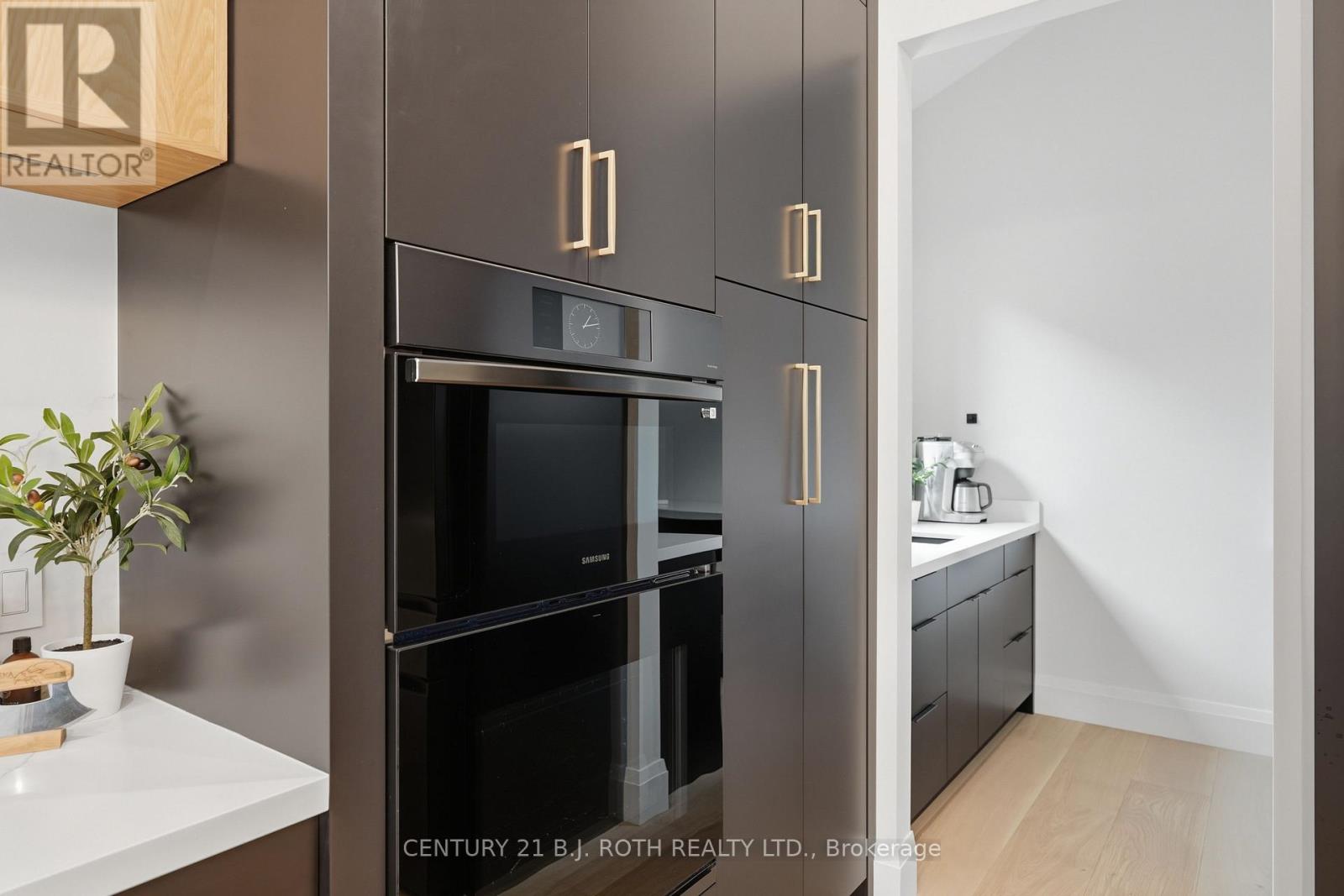 31 Marni Lane, Springwater, Ontario  L0L 2K0 - Photo 10 - S12969846