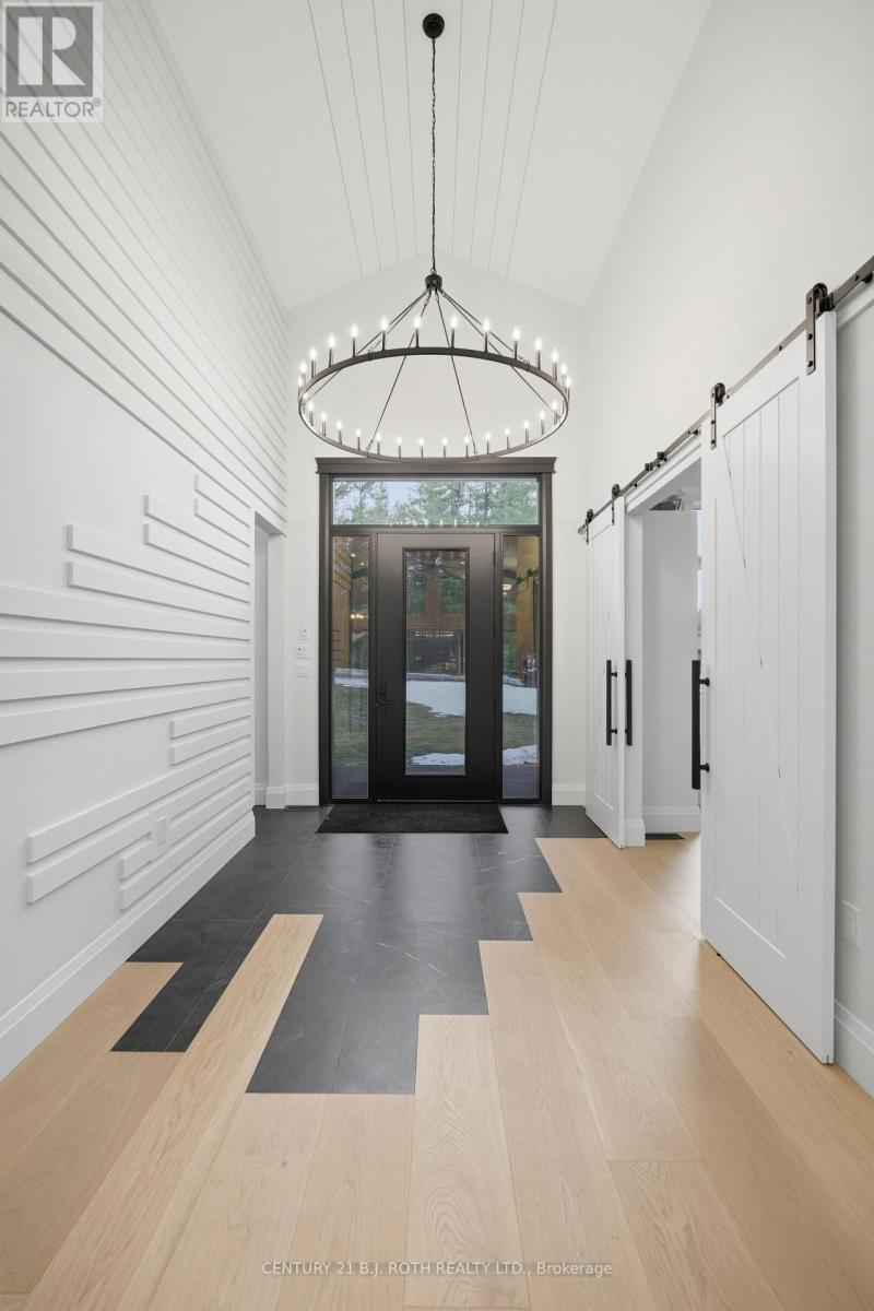 31 Marni Lane, Springwater, Ontario  L0L 2K0 - Photo 2 - S12969846