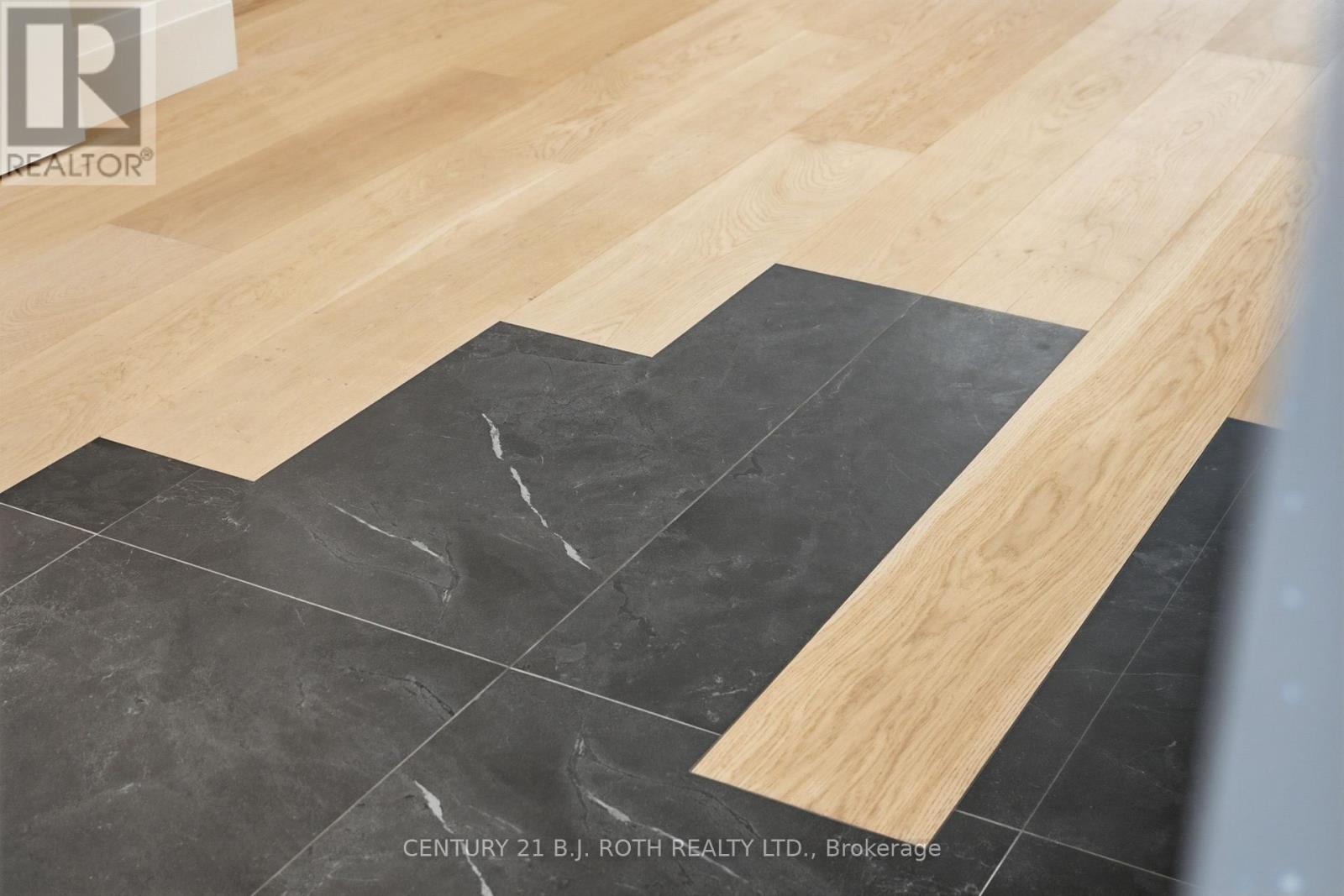 31 Marni Lane, Springwater, Ontario  L0L 2K0 - Photo 3 - S12969846