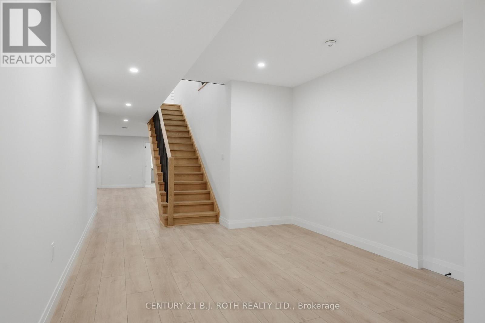 31 Marni Lane, Springwater, Ontario  L0L 2K0 - Photo 31 - S12969846