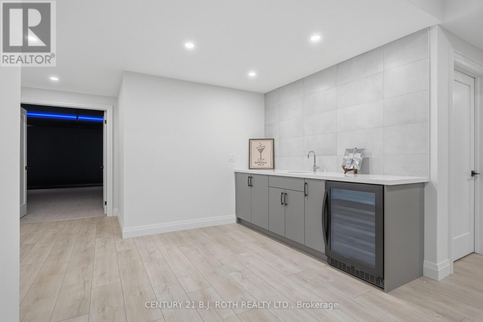 31 Marni Lane, Springwater, Ontario  L0L 2K0 - Photo 38 - S12969846