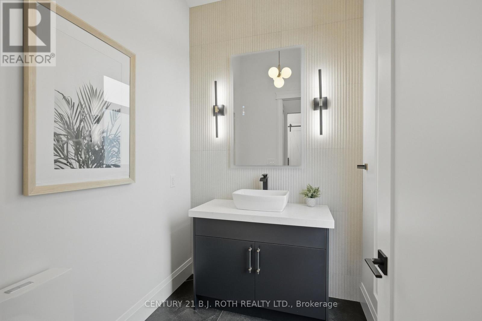 31 Marni Lane, Springwater, Ontario  L0L 2K0 - Photo 4 - S12969846