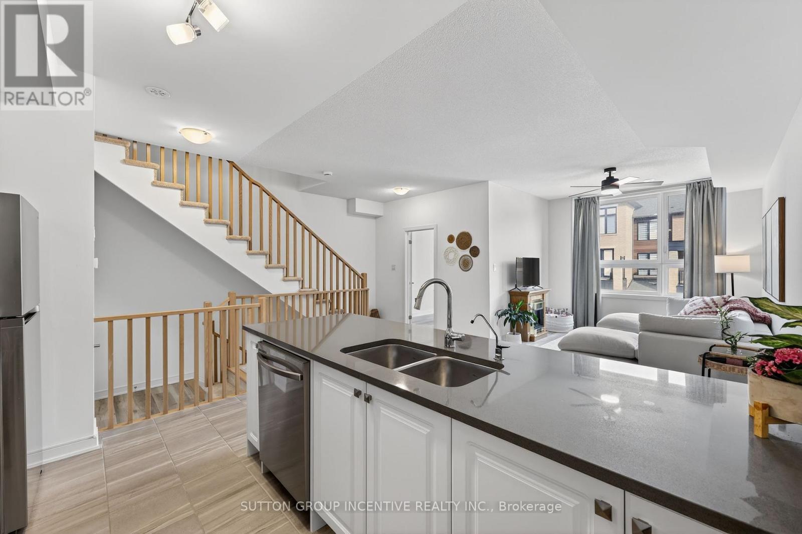 46 Spry Lane, Barrie, Ontario  L9J 0N6 - Photo 10 - S12969858