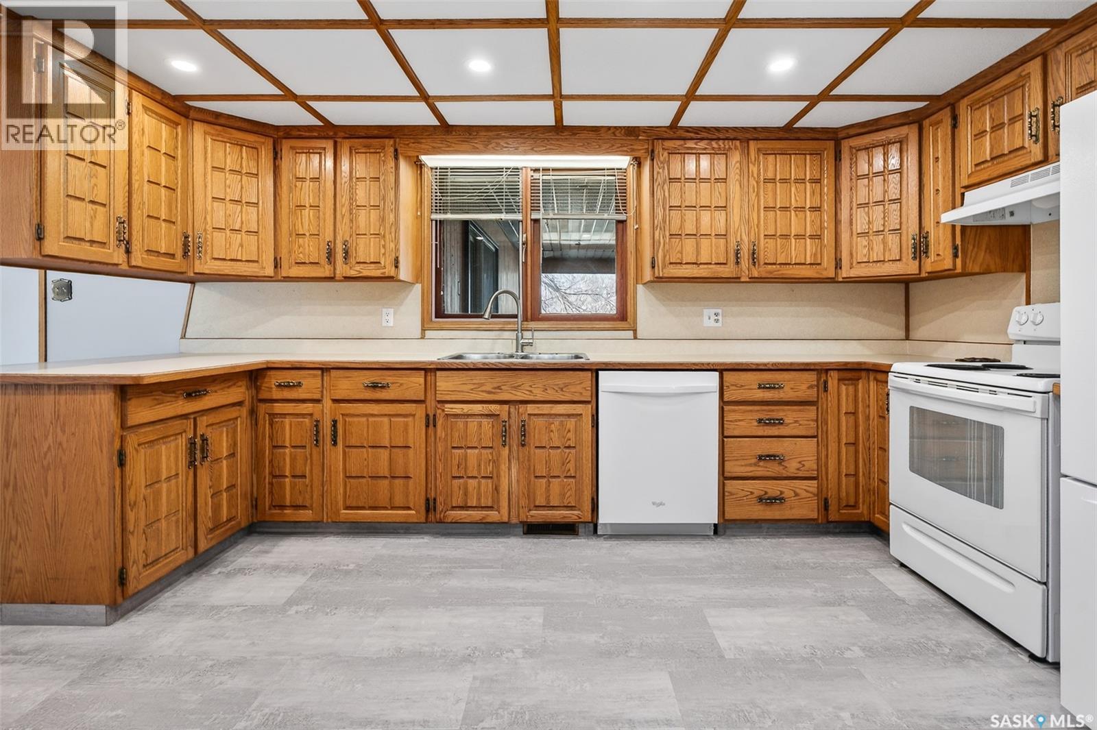 1208 Athabasca Street W, Moose Jaw, Saskatchewan  S6H 6C6 - Photo 10 - SK032233