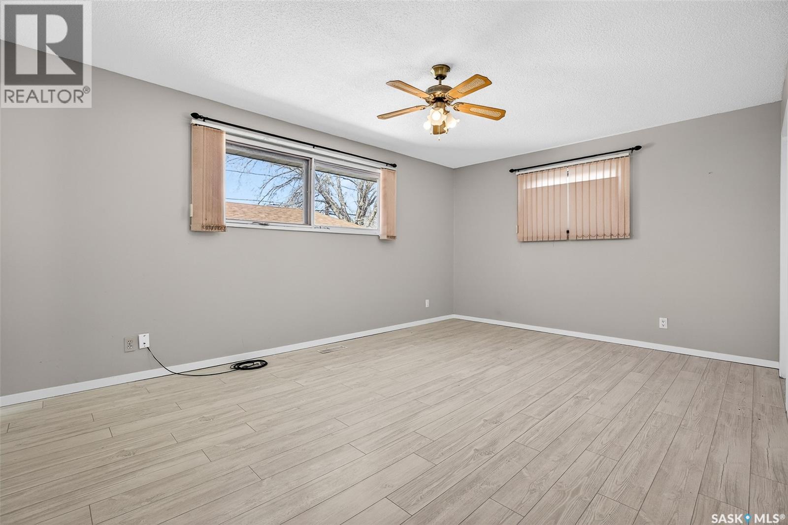 1208 Athabasca Street W, Moose Jaw, Saskatchewan  S6H 6C6 - Photo 20 - SK032233