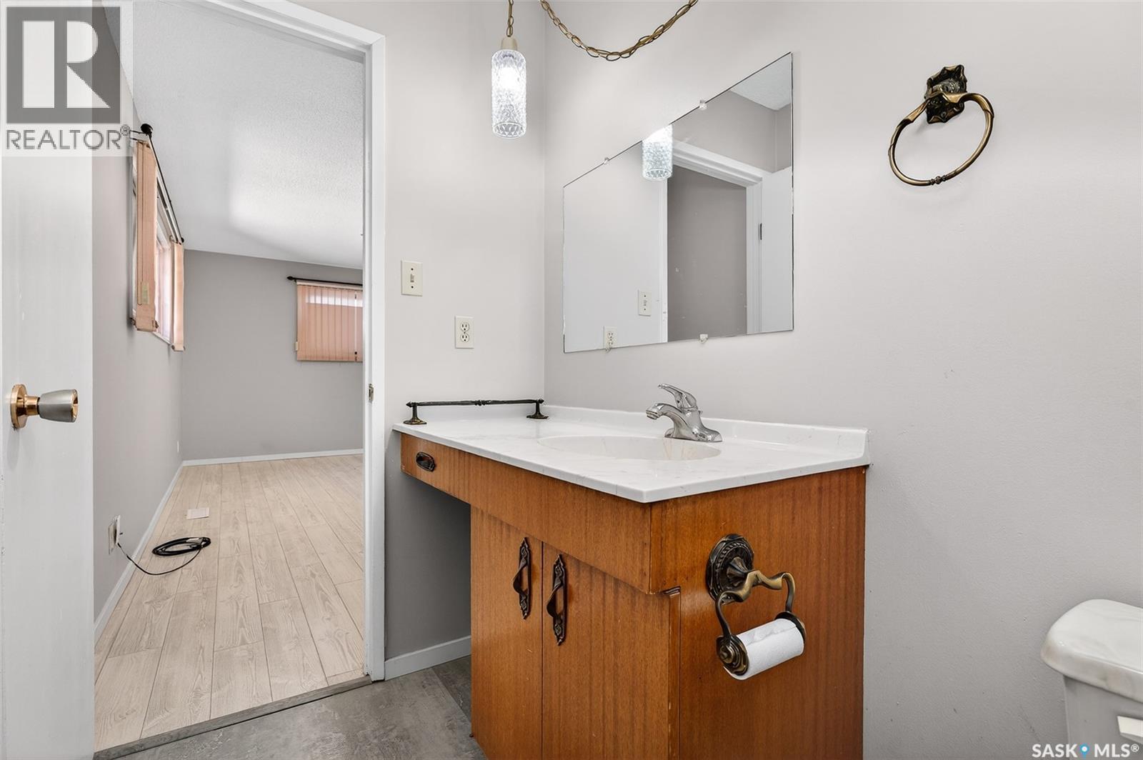 1208 Athabasca Street W, Moose Jaw, Saskatchewan  S6H 6C6 - Photo 23 - SK032233