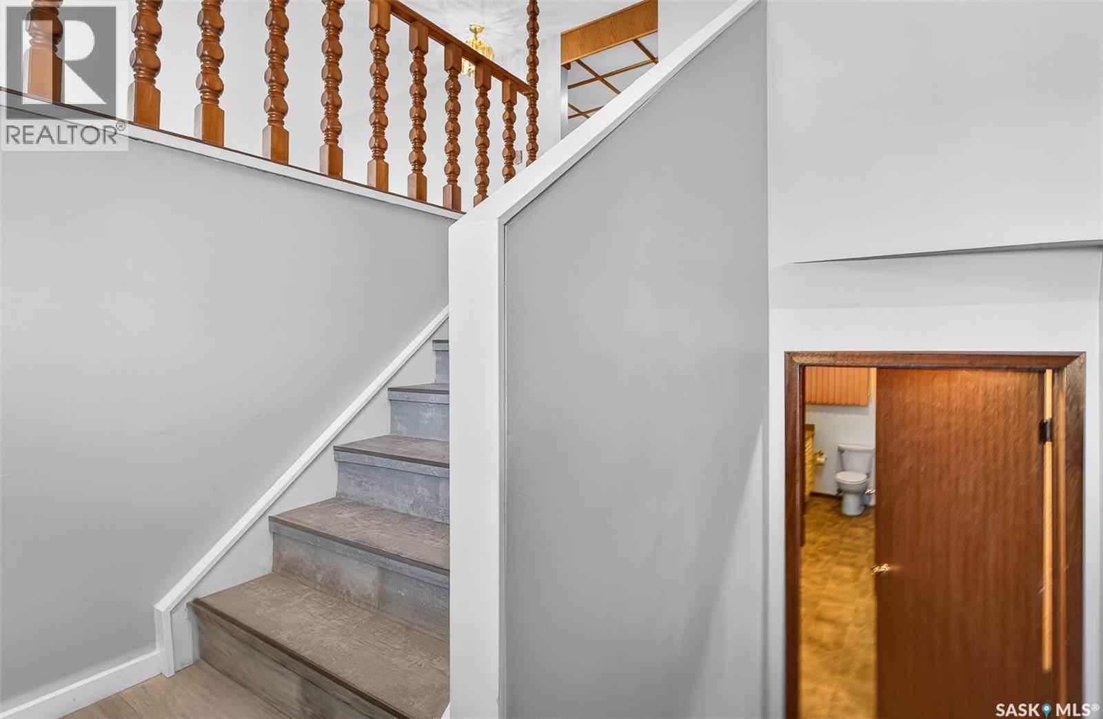 1208 Athabasca Street W, Moose Jaw, Saskatchewan  S6H 6C6 - Photo 32 - SK032233