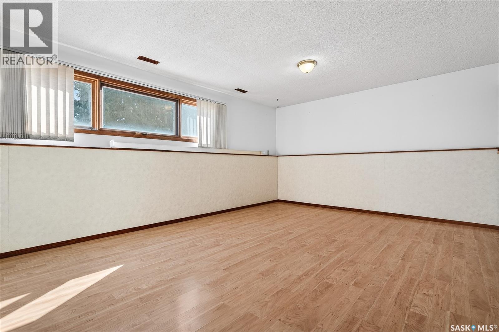 1208 Athabasca Street W, Moose Jaw, Saskatchewan  S6H 6C6 - Photo 33 - SK032233