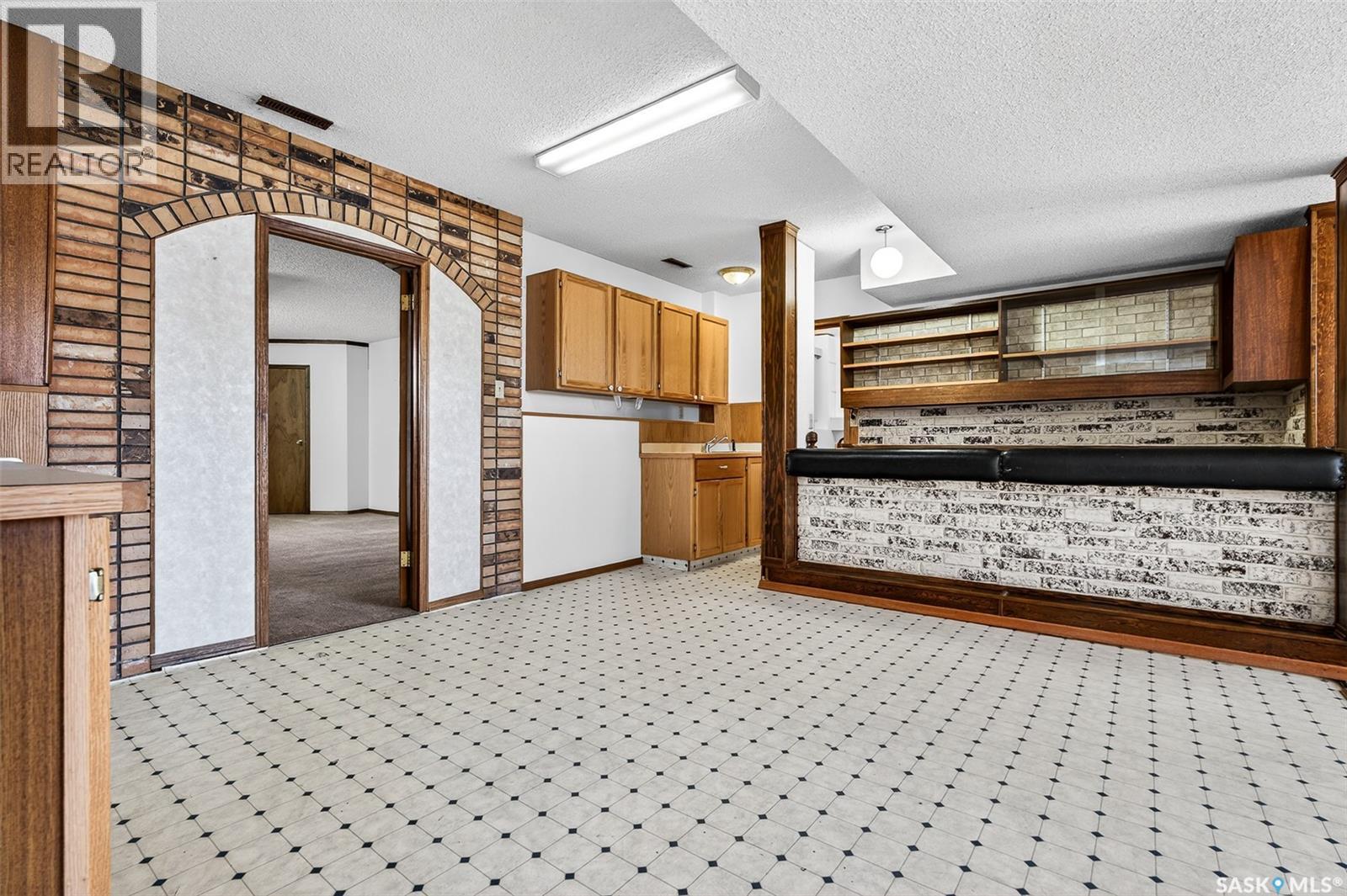 1208 Athabasca Street W, Moose Jaw, Saskatchewan  S6H 6C6 - Photo 38 - SK032233