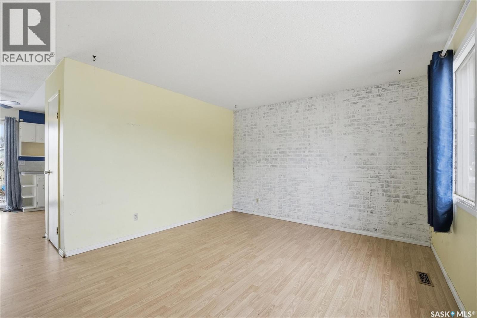 554 Fisher Crescent, Saskatoon, Saskatchewan  S7L 5E5 - Photo 5 - SK032224