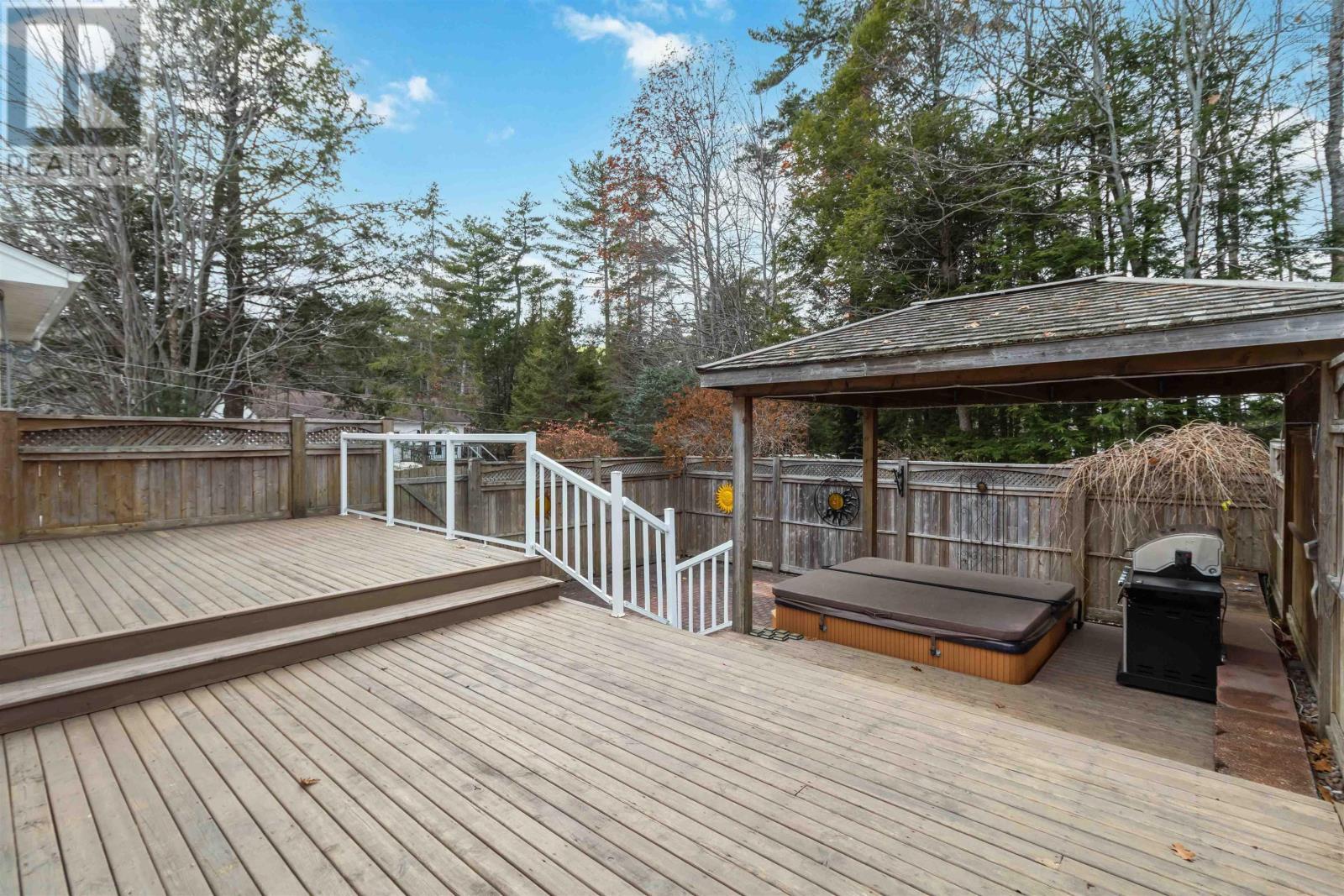 15 Stoneridge Court, Bridgewater, Nova Scotia  B4V 3T9 - Photo 37 - 202600234