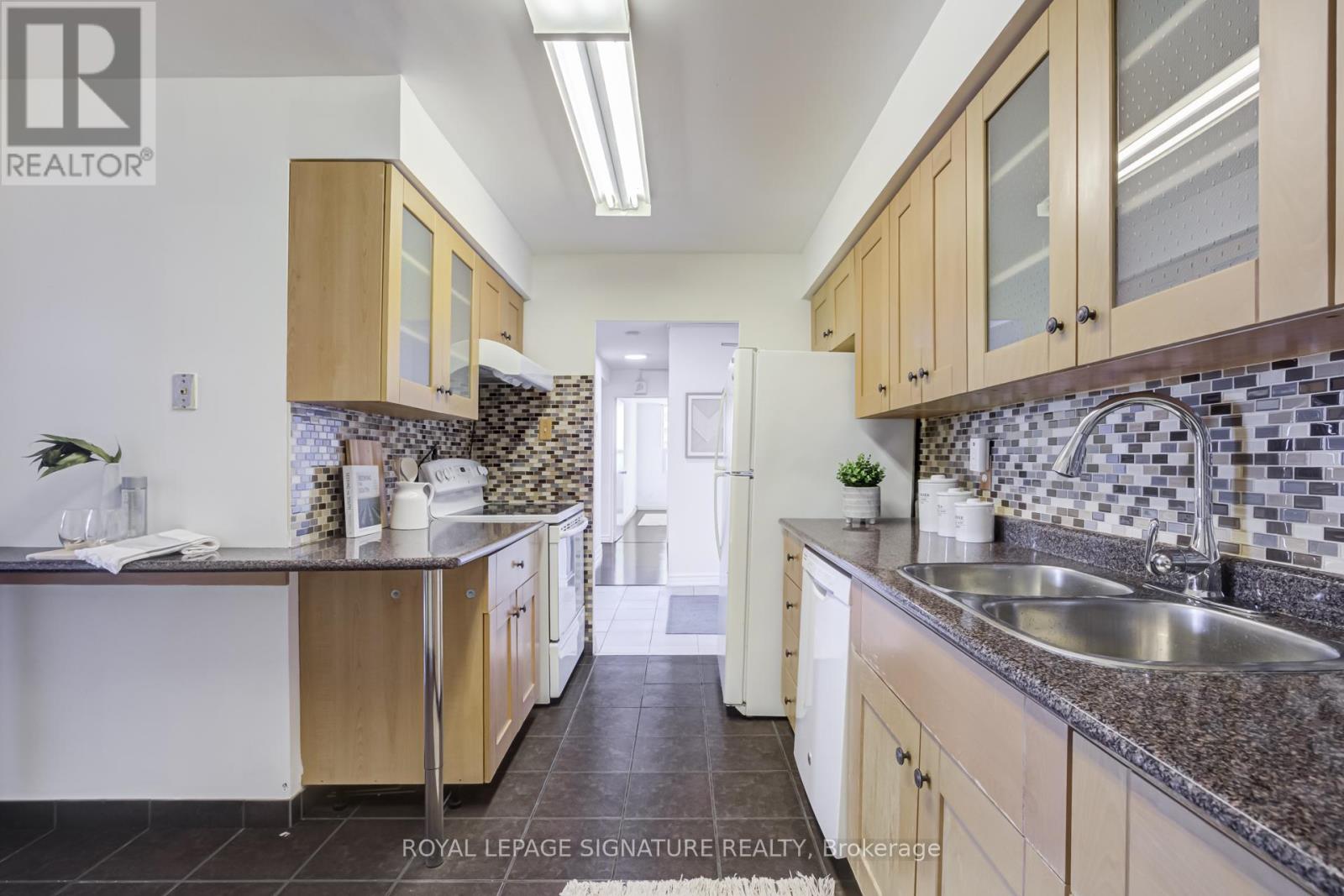 901 - 625 The West Mall, Toronto, Ontario  M9C 4W9 - Photo 11 - W12929068