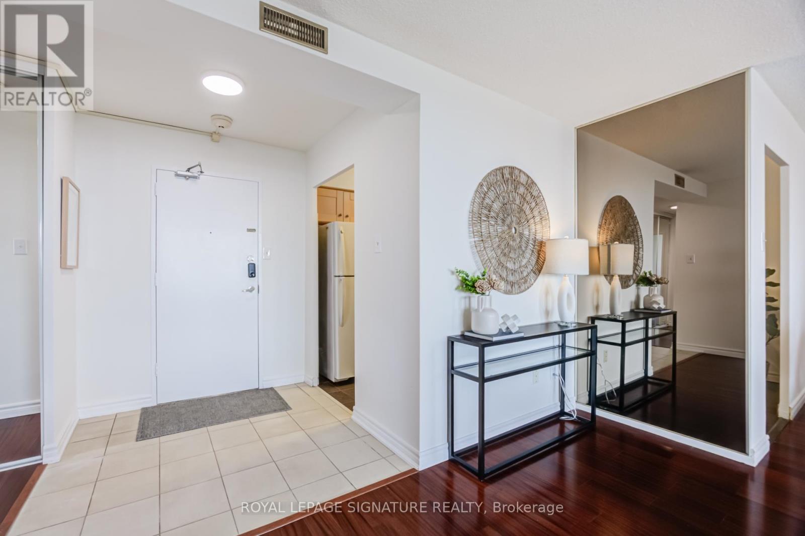 901 - 625 The West Mall, Toronto, Ontario  M9C 4W9 - Photo 5 - W12929068