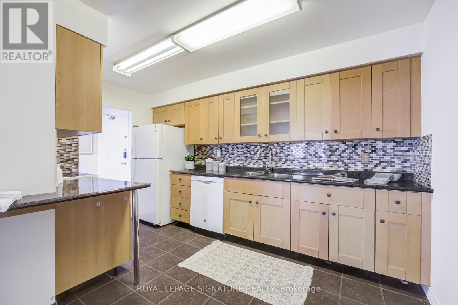 901 - 625 The West Mall, Toronto, Ontario  M9C 4W9 - Photo 9 - W12929068