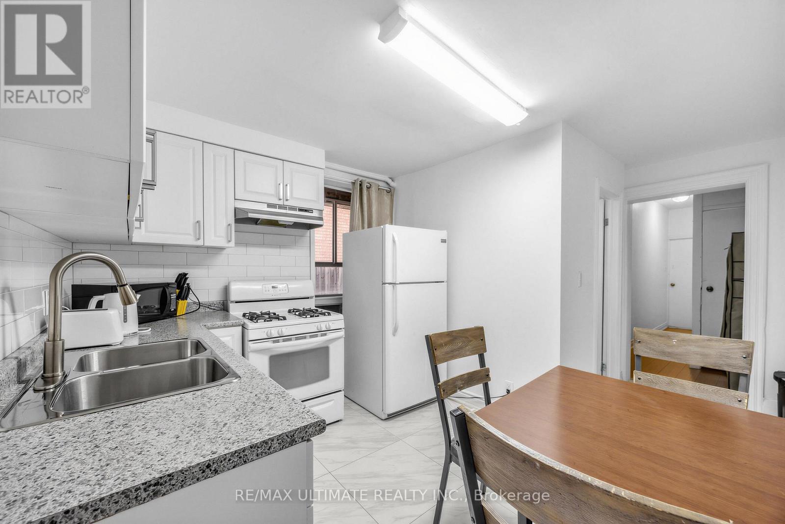 57 Shanly Street, Toronto, Ontario  M6H 1S4 - Photo 4 - W12969504