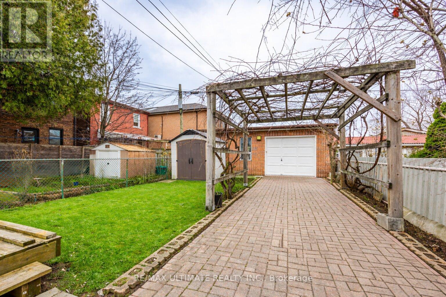 57 Shanly Street, Toronto, Ontario  M6H 1S4 - Photo 41 - W12969504