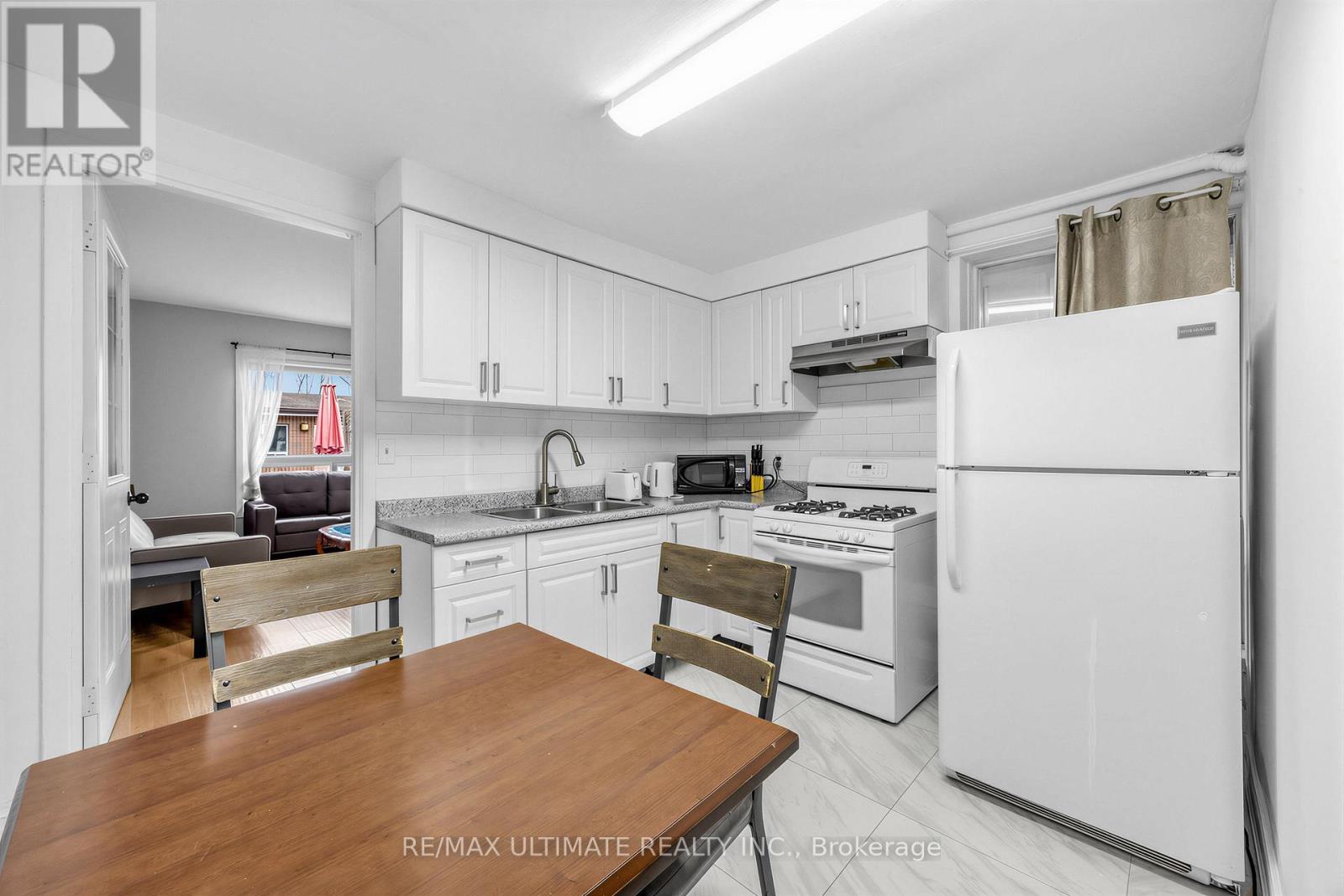 57 Shanly Street, Toronto, Ontario  M6H 1S4 - Photo 7 - W12969504