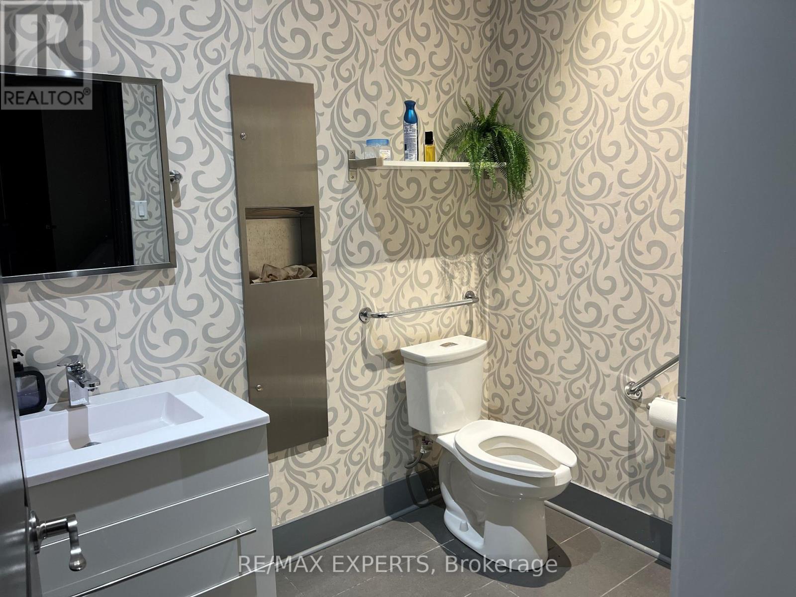 B14 - 2181 Steeles Avenue W, Toronto, Ontario  M3J 3N2 - Photo 13 - W12969528