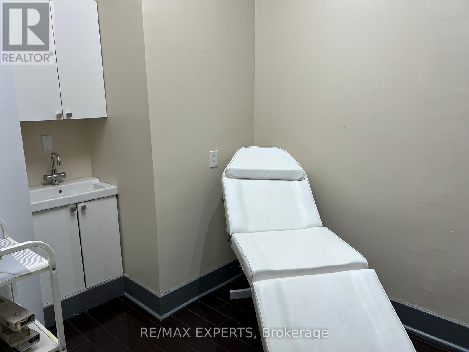 B14 - 2181 Steeles Avenue W, Toronto, Ontario  M3J 3N2 - Photo 14 - W12969528