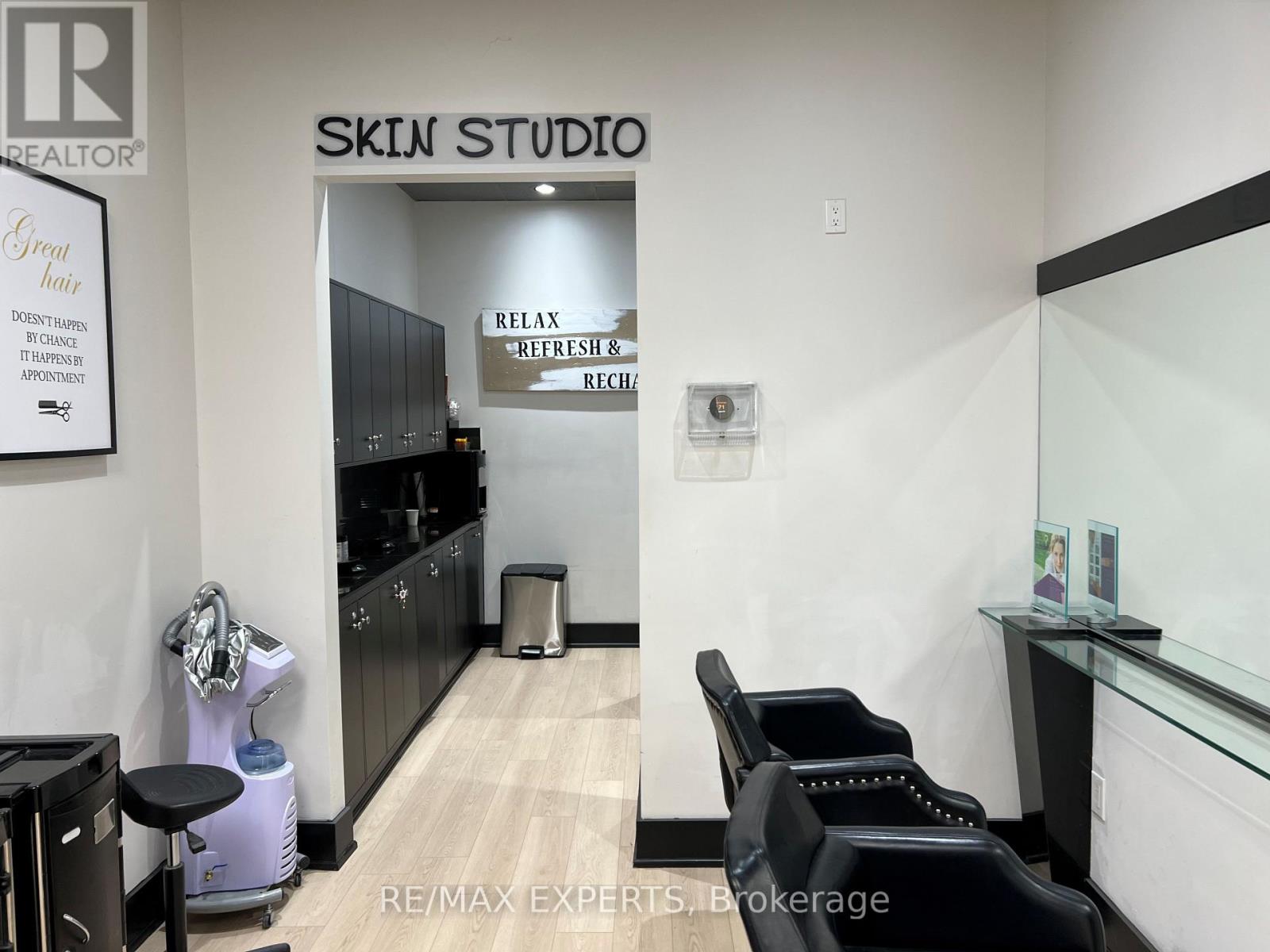 B14 - 2181 Steeles Avenue W, Toronto, Ontario  M3J 3N2 - Photo 8 - W12969528