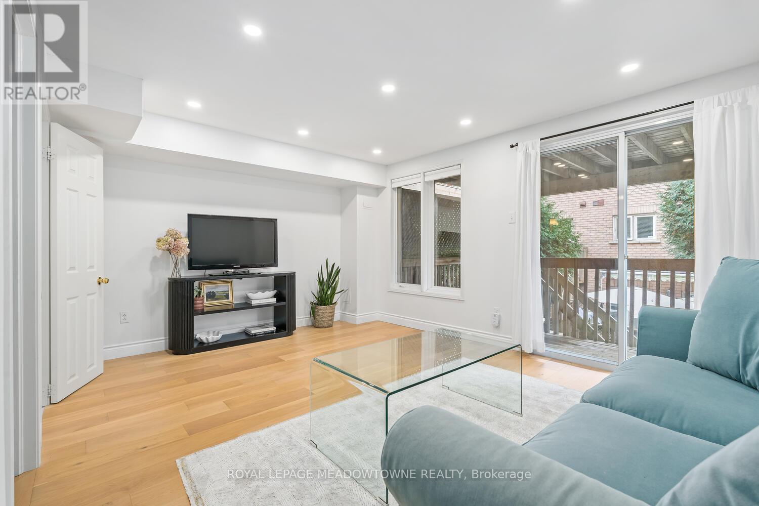 139 Harbourview Crescent, Toronto (Mimico), Ontario  M8V 4A8 - Photo 30 - W12969556