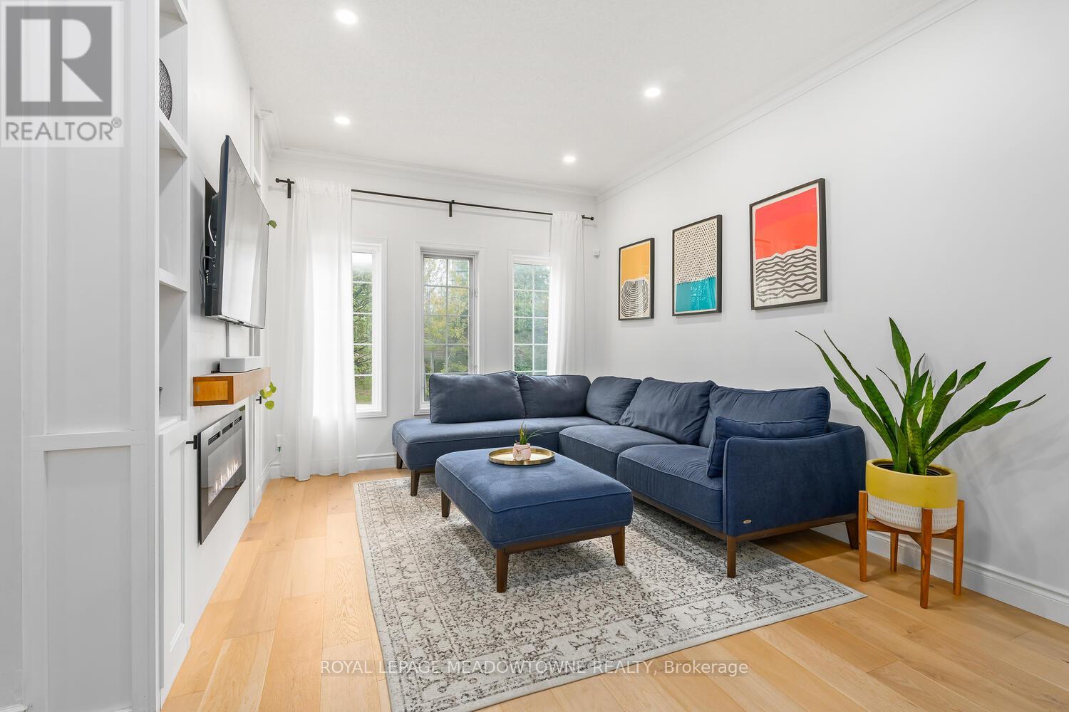 139 Harbourview Crescent, Toronto (Mimico), Ontario  M8V 4A8 - Photo 7 - W12969556