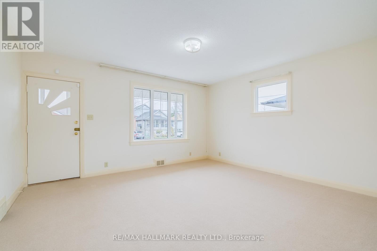 945 Glencairn Avenue, Toronto, Ontario  M6B 2A6 - Photo 3 - W12969560