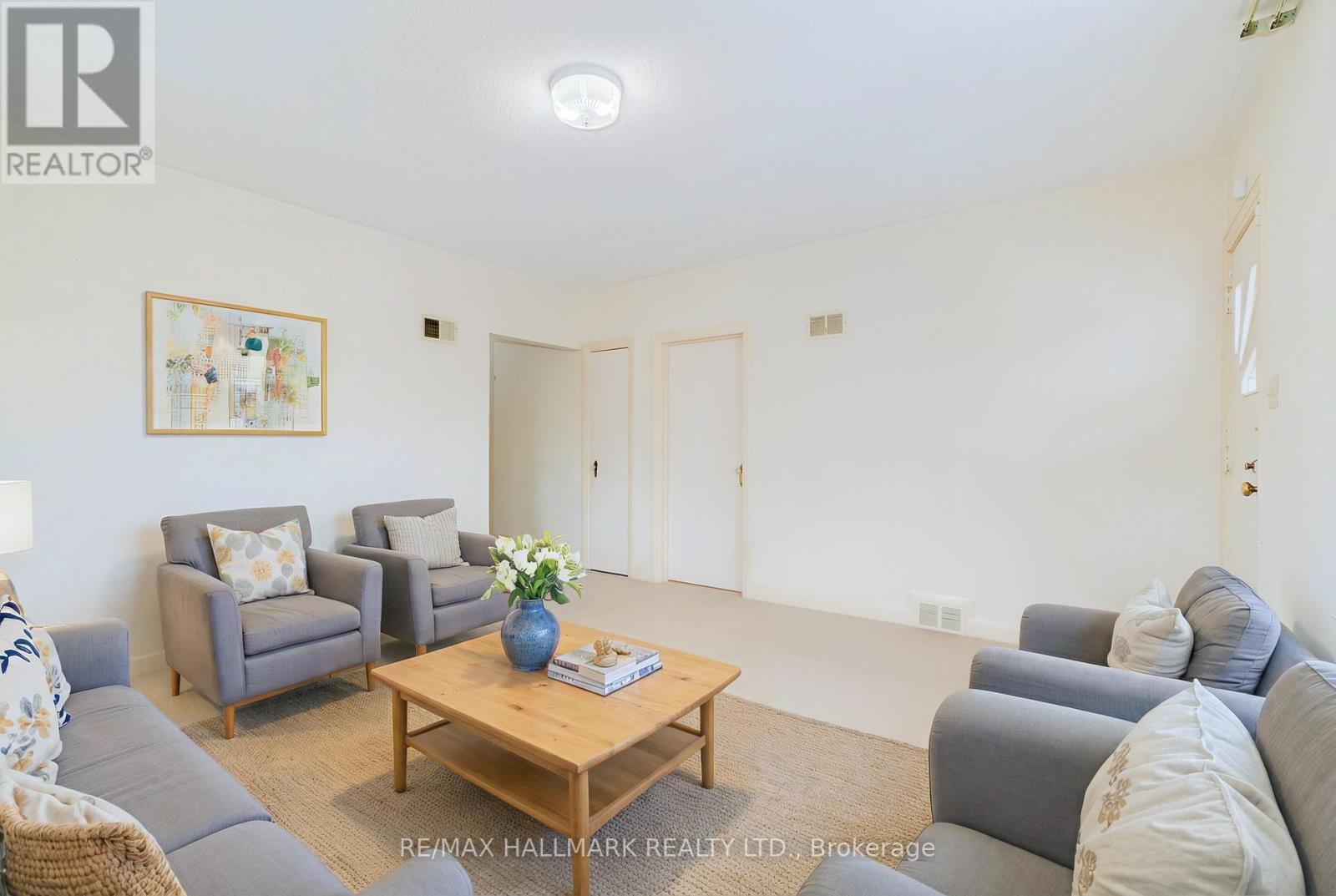 945 Glencairn Avenue, Toronto, Ontario  M6B 2A6 - Photo 4 - W12969560