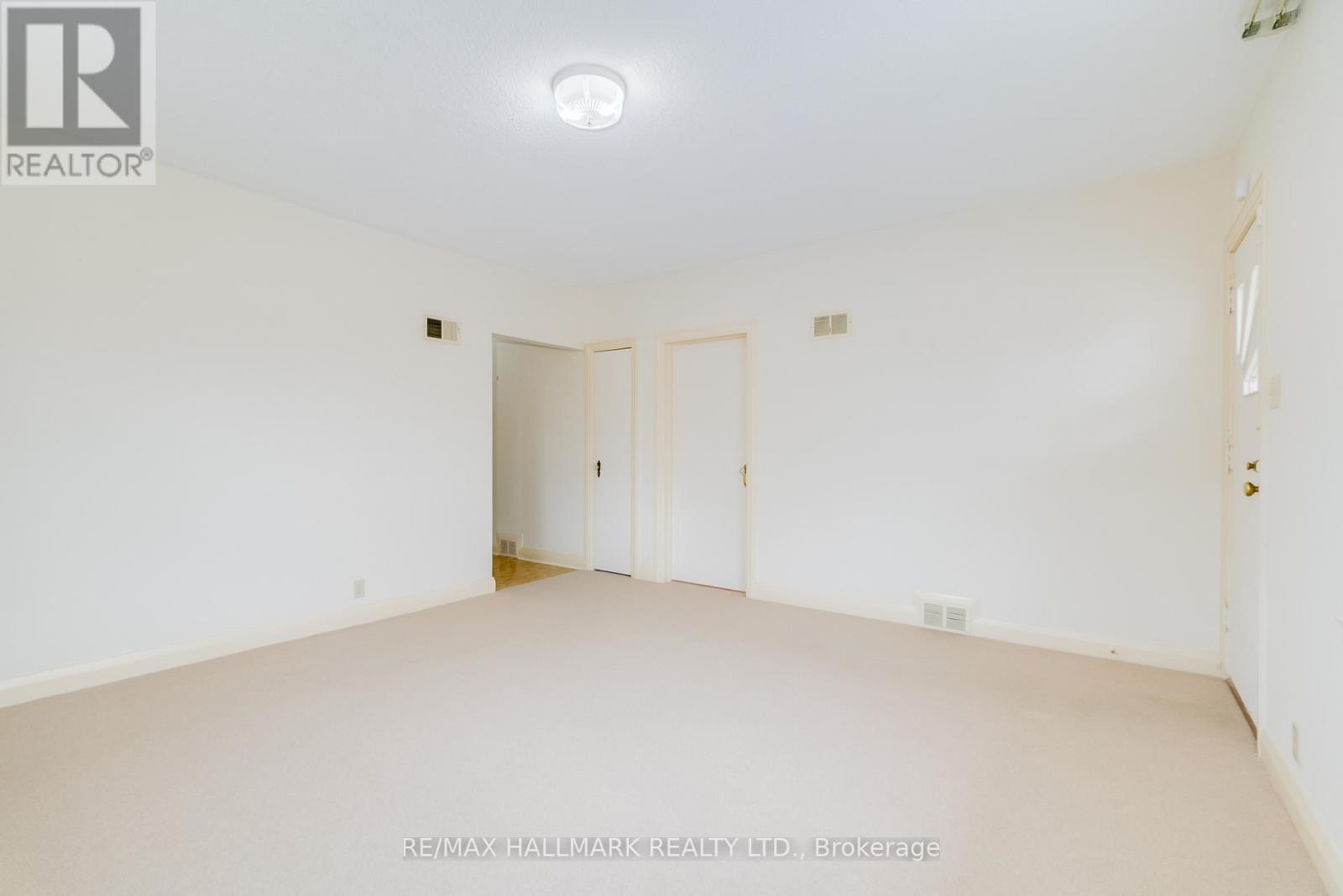 945 Glencairn Avenue, Toronto, Ontario  M6B 2A6 - Photo 5 - W12969560