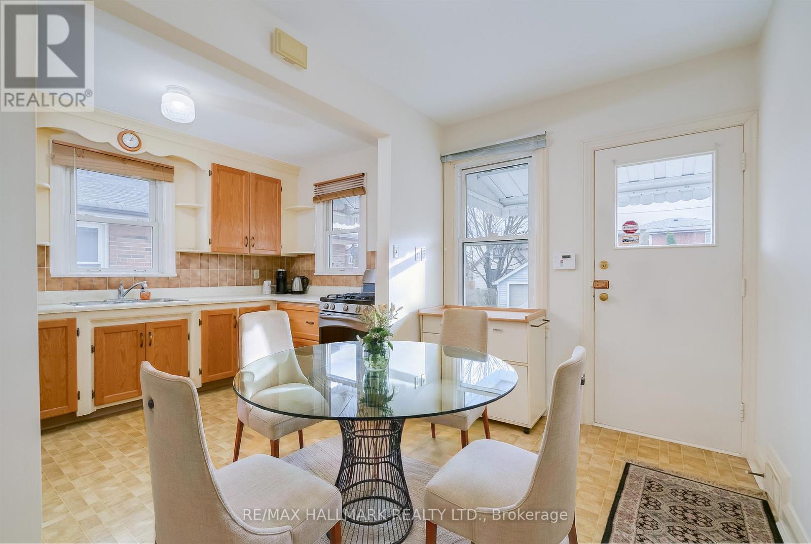 945 Glencairn Avenue, Toronto, Ontario  M6B 2A6 - Photo 7 - W12969560