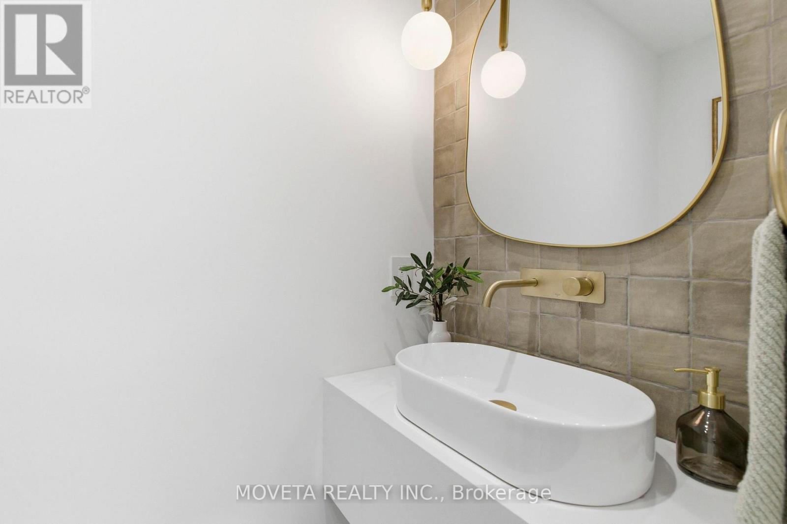 4 Mahoney Avenue, Toronto, Ontario  M6M 2H4 - Photo 18 - W12969586