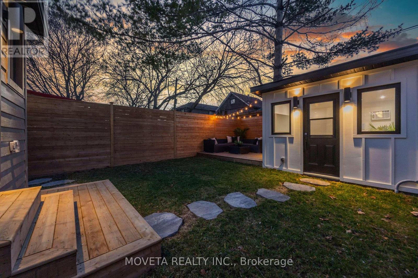 4 Mahoney Avenue, Toronto, Ontario  M6M 2H4 - Photo 42 - W12969586