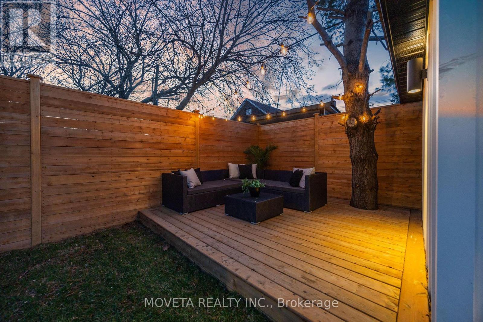 4 Mahoney Avenue, Toronto, Ontario  M6M 2H4 - Photo 44 - W12969586