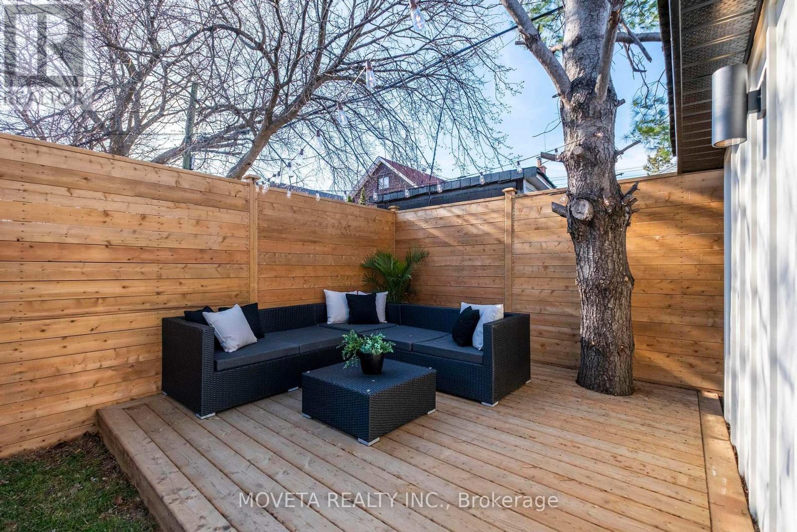 4 Mahoney Avenue, Toronto, Ontario  M6M 2H4 - Photo 46 - W12969586